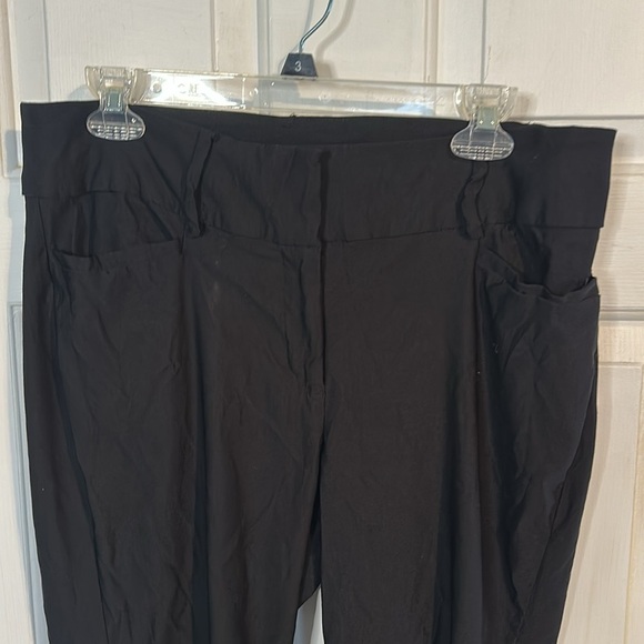 Lane Bryant Black Capri Size 14 - Picture 2 of 4